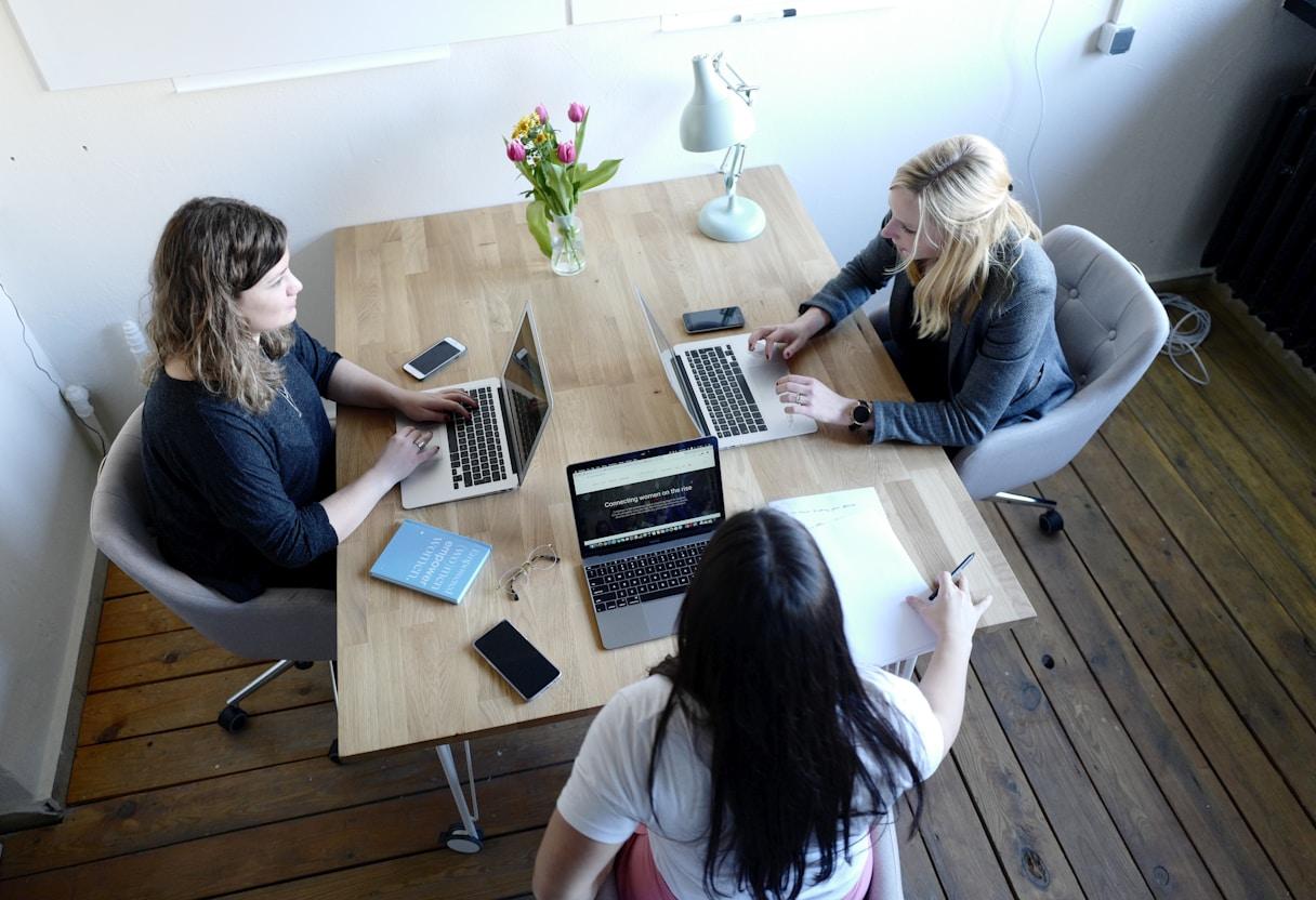 How to write prompts for AI 10 Collaboration workflow for prompt documentation, reviews, and change control