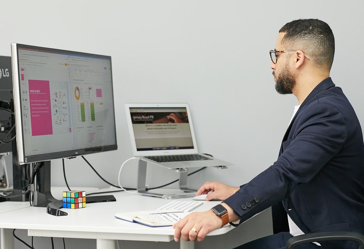 Examples of AI tools that help sales teams work faster every day