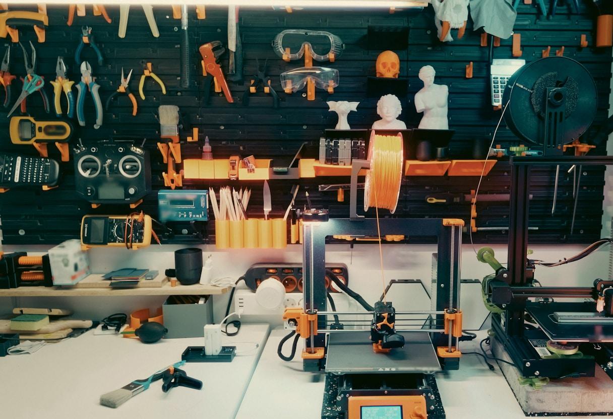 Diagram mapping AI and machine learning capabilities to enterprise automation outcomes