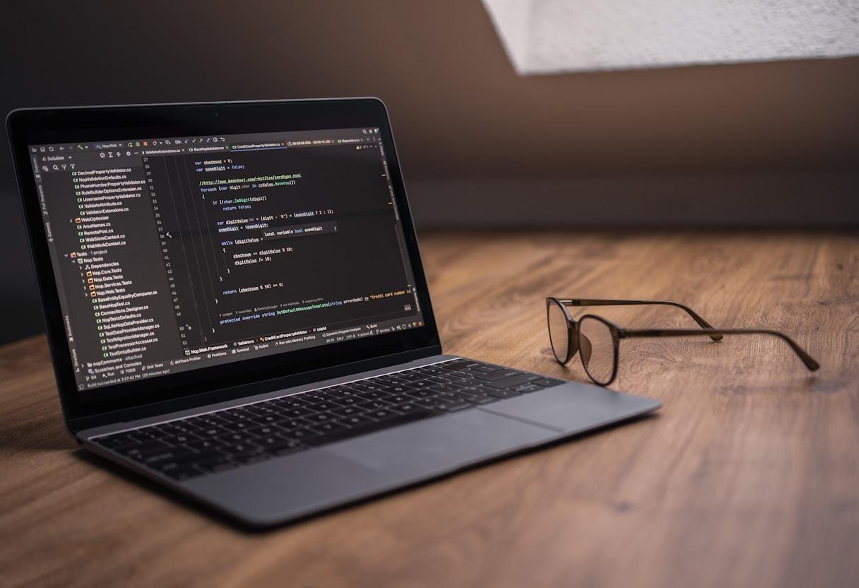 Online and Part-Time AI Master's Options in Belgium: professionals engaging in blended learning